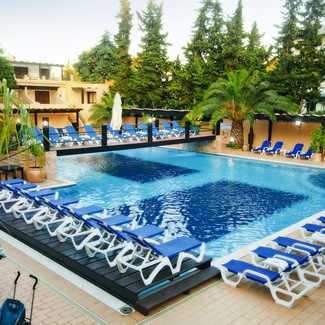 PISCINE POUR ADULTES ET ENFANTS Hotel Balaia Mar en Praia Maria Luísa PISCINE POUR ADULTES ET ENFANTS Hotel Balaia Mar en Praia Maria Luísa